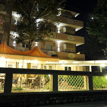 Hotel Azzurra Marina di Pietrasanta Bagian luar foto
