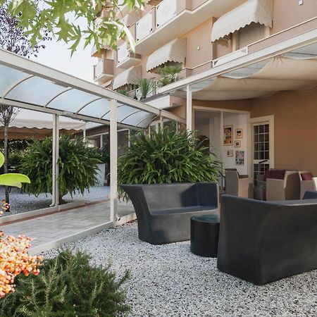 Hotel Azzurra Marina di Pietrasanta Bagian luar foto