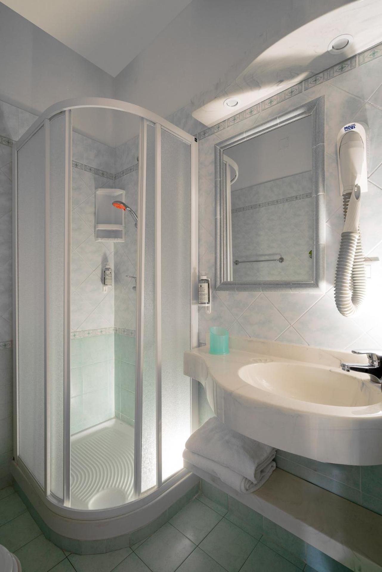 Hotel Azzurra Marina di Pietrasanta Bagian luar foto